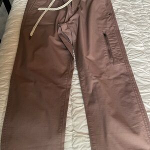 Vuori Women's Ripstop pants